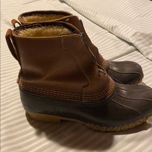 LL Bean Boots size 8.5/9 in women’s. Zip w/ Sherpa